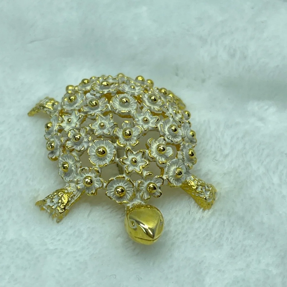 Vintage Tortolani  gold white turtle brooch